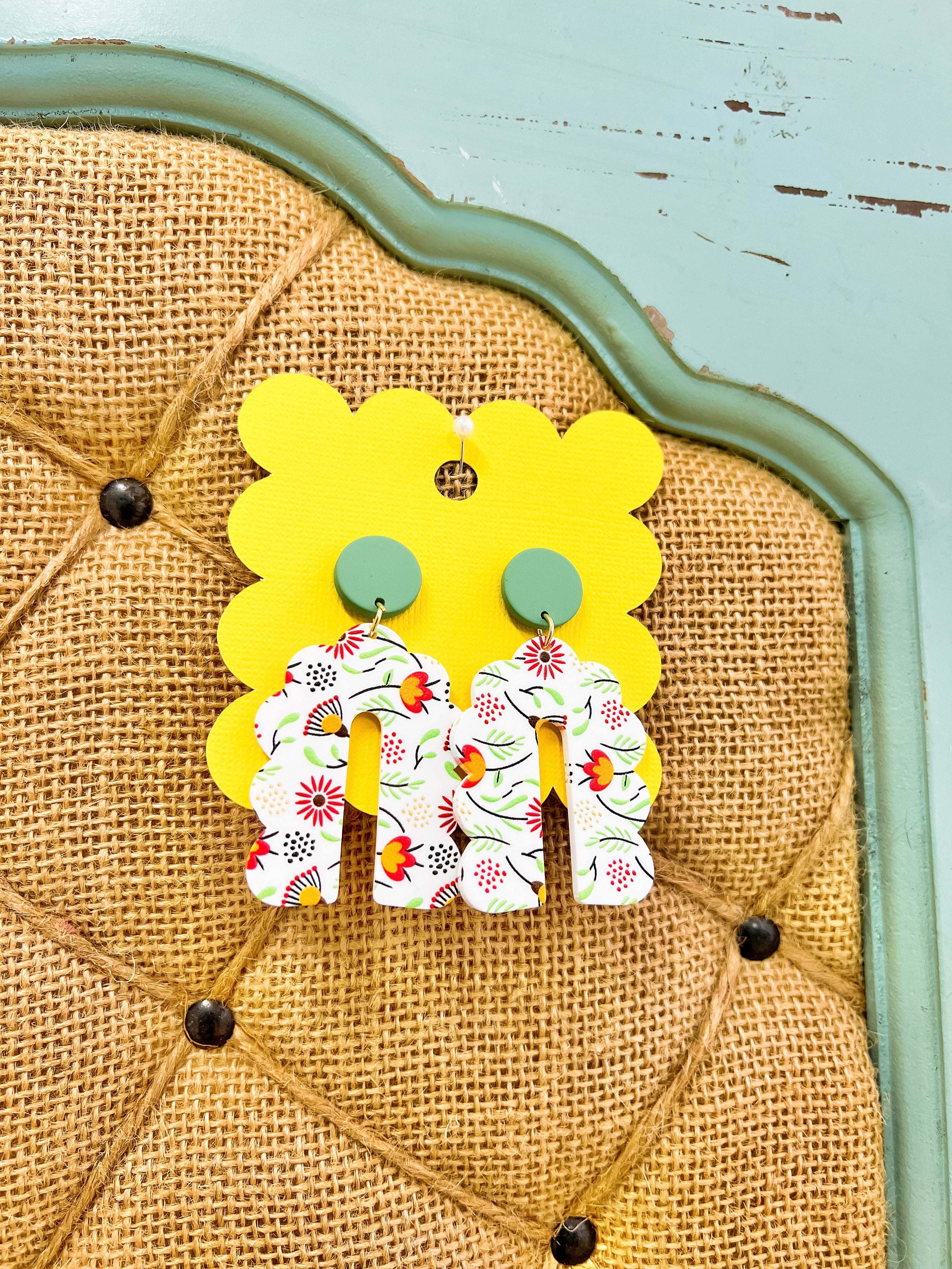 Scallop Floral Arch Earrings